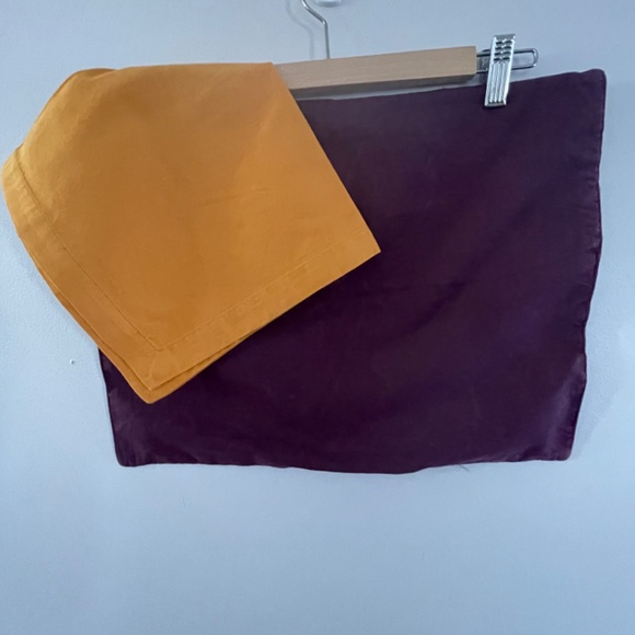 Crate & Barrel Place Mats with Napkins set of 4 - Picture 4 of 4